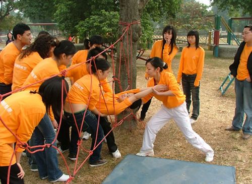 北京拓展训练缅甸桥团建活动