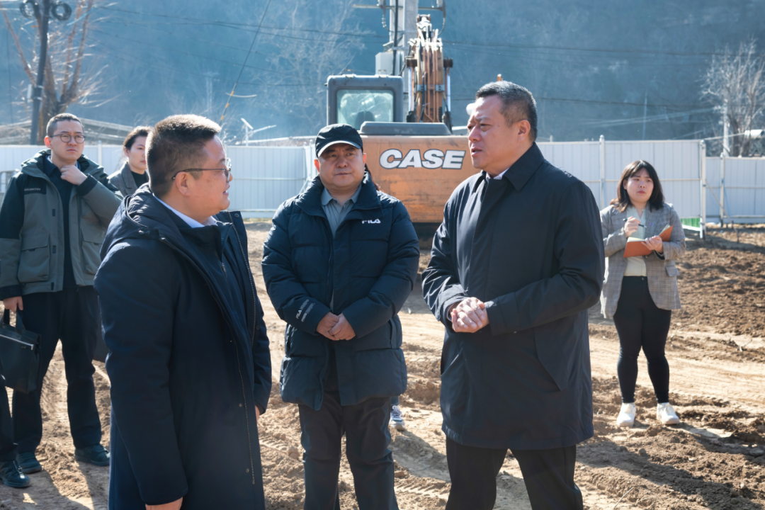 佟刚到十渡镇张坊镇调研灾后重建开工和十渡大景区推进情况