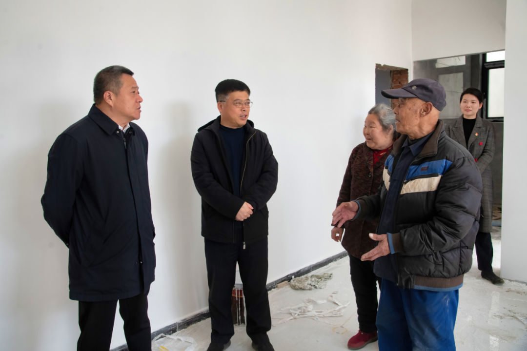 佟刚到十渡镇张坊镇调研灾后重建开工和十渡大景区推进情况