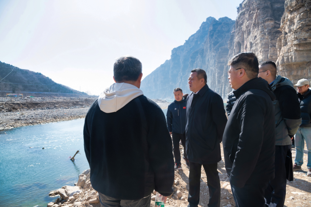 佟刚到十渡镇张坊镇调研灾后重建开工和十渡大景区推进情况